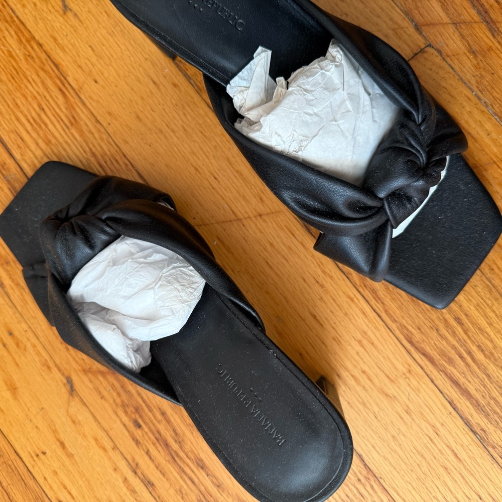 Twisted Black Women's Mules